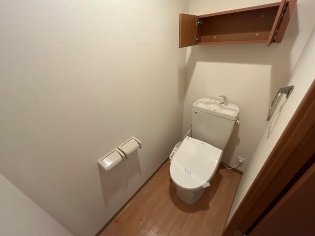 物件内観写真15　(シャワー付トイレ)