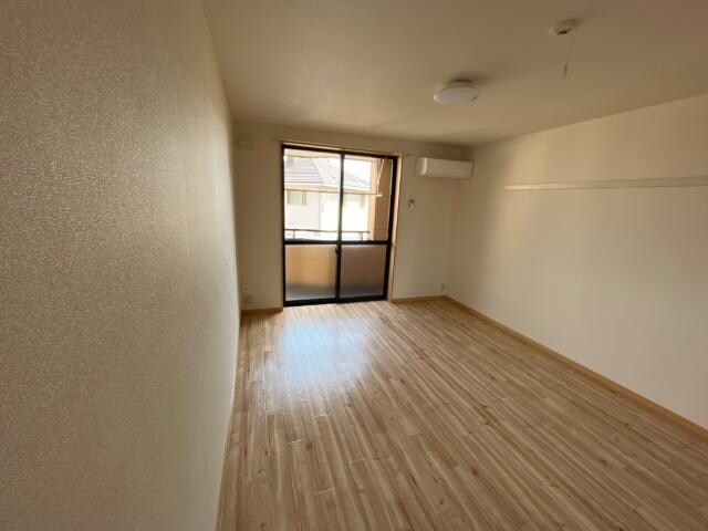 物件内観写真2　(洋室)