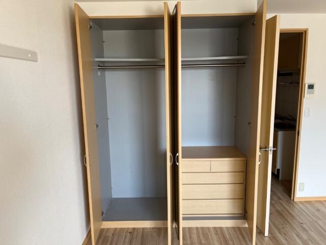 物件内観写真6　(クローゼット)