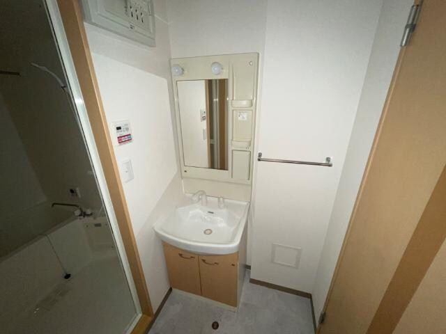 物件内観写真8　(洗髪洗面化粧台)