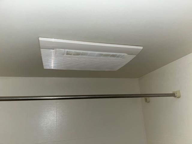 物件内観写真9　(浴室乾燥機)