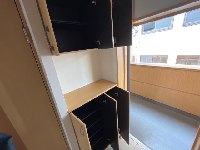 物件内観写真13　(下駄箱)