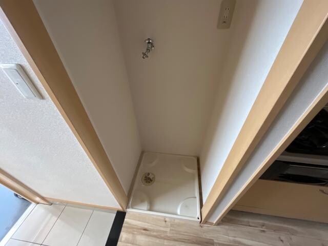 物件内観写真14　(洗濯機置場)