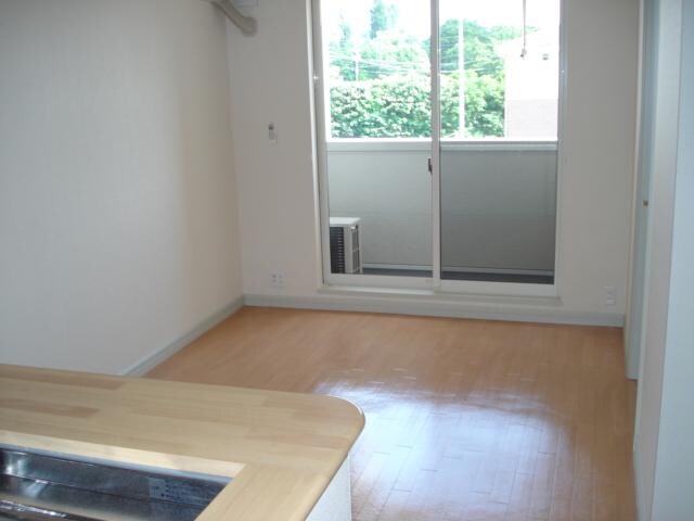 物件内観写真4　(リビング)