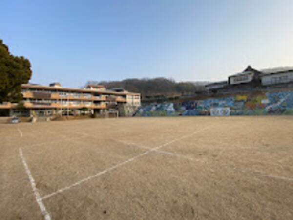 周辺環境(笠岡市立大井小学校 3159m)