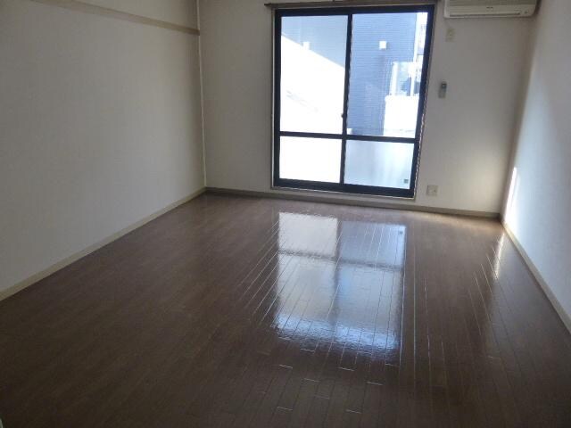 物件内観写真3　(洋室)