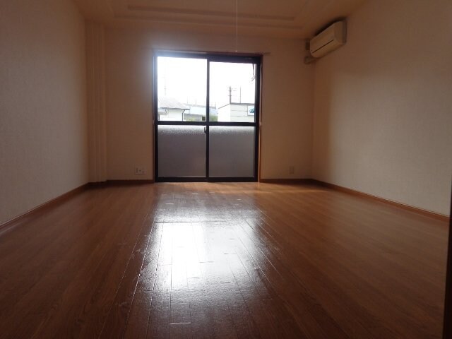 物件内観写真4　(洋室)