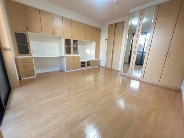 物件内観写真10　(洋室)