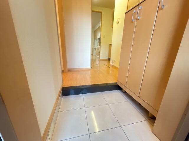 物件内観写真27　(玄関)