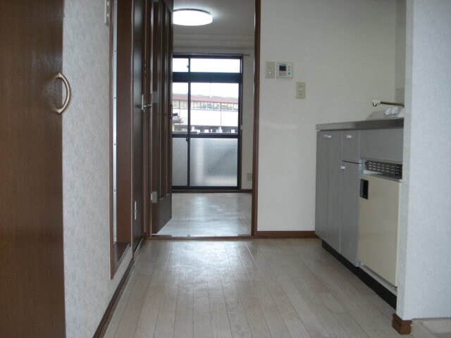 物件内観写真5　(廊下)
