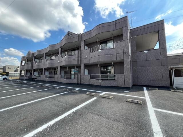 物件外観写真1　(外観写真（昼）)