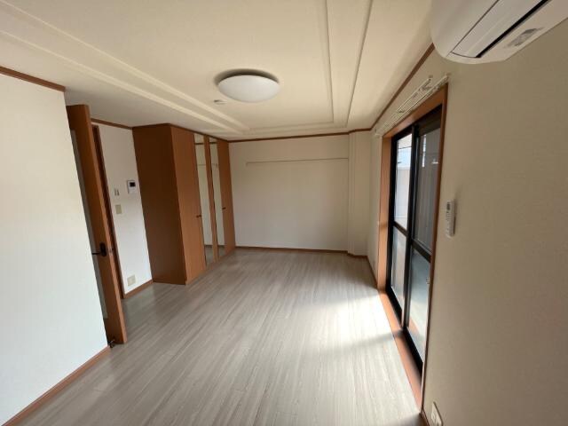 物件内観写真9　(洋室)