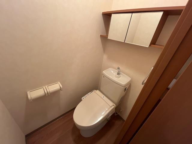 物件内観写真23　(シャワー付トイレ)