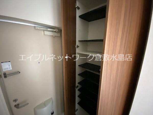 玄関(下駄箱収納)