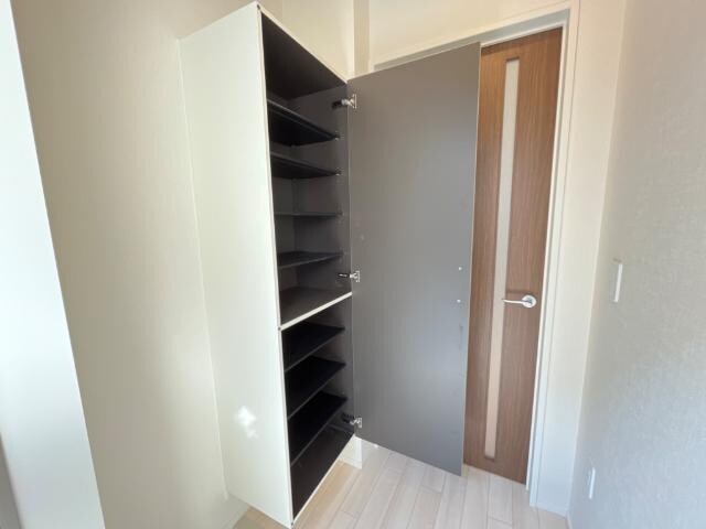 物件内観写真27　(下駄箱)