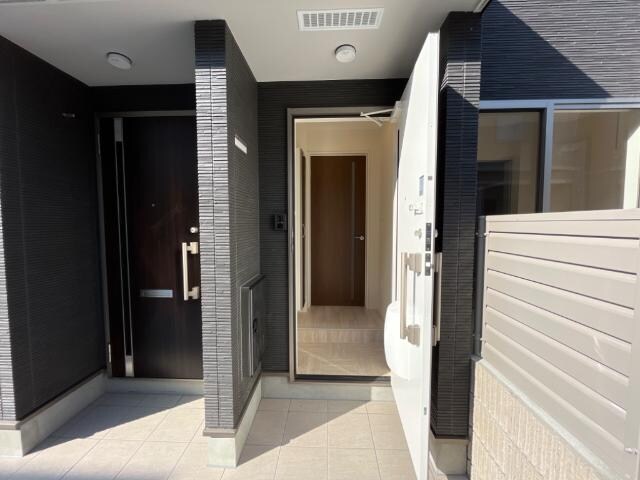 物件内観写真28　(玄関)