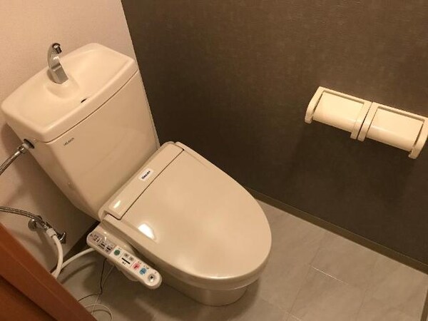 トイレ(シャワー付トイレ)