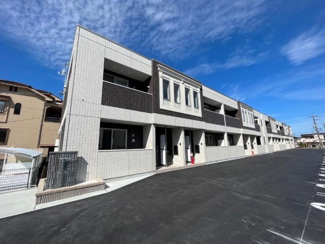 物件外観写真1　(外観写真（昼）)