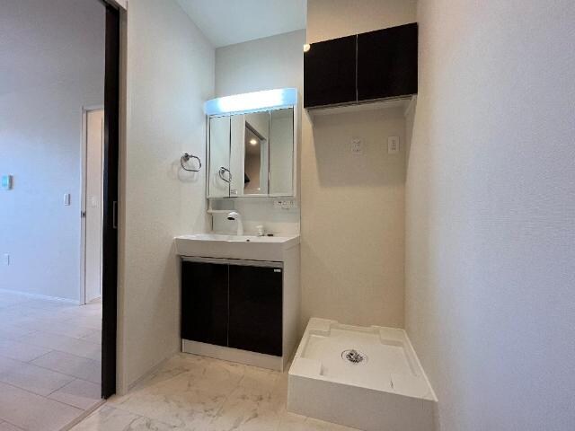 物件内観写真13　(洗面)