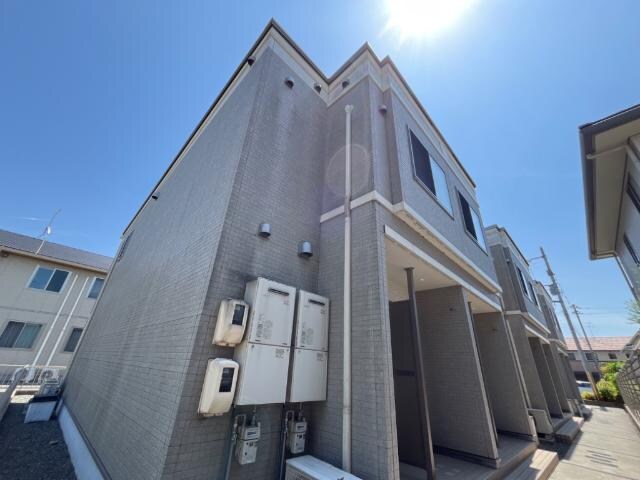 物件外観写真1　(外観写真（昼）)