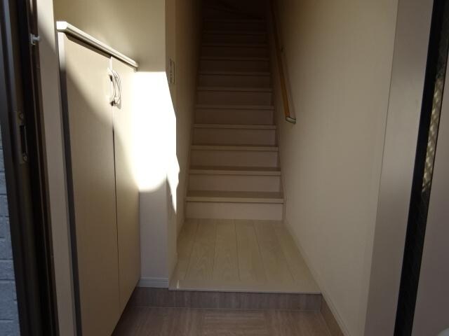 物件内観写真9　(玄関)