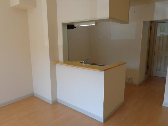 物件内観写真6　(リビング)