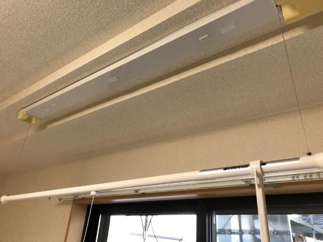 物件内観写真17　(室内物干し)