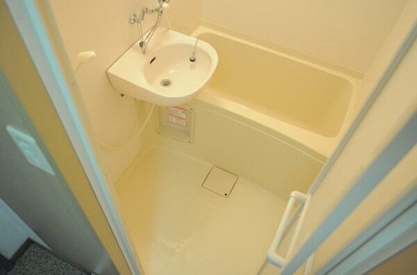 浴室(備品や設備仕様は号室等により異なります現地を御確認下さい。)