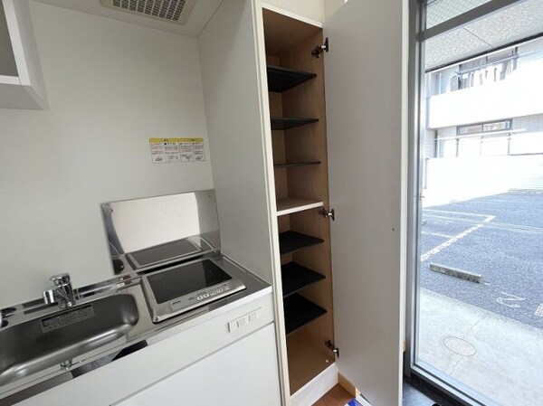 玄関(備品や設備仕様は号室等により異なります現地を御確認下さい。)