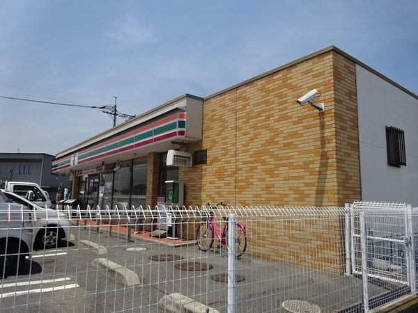 周辺環境(セブンイレブン倉敷西阿知町店まで758ｍ)