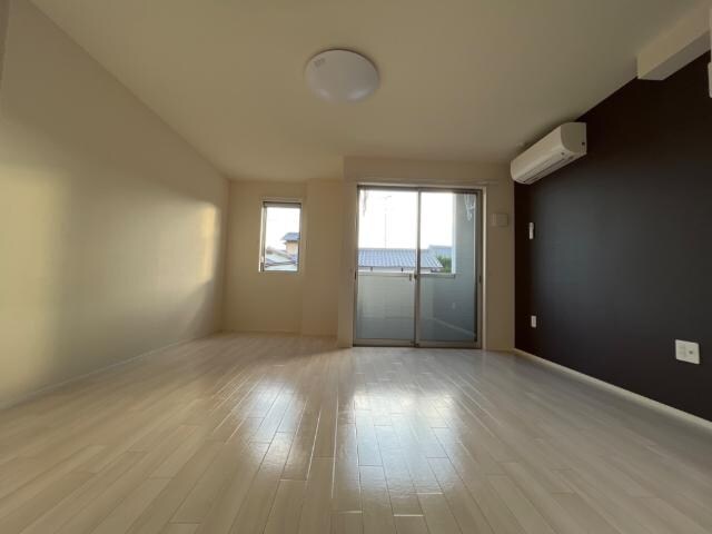 物件内観写真9　(洋室)