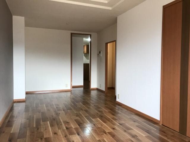 物件内観写真10　(リビング)