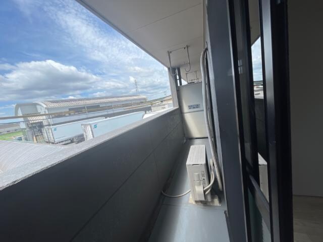 物件内観写真28　(ベランダ)