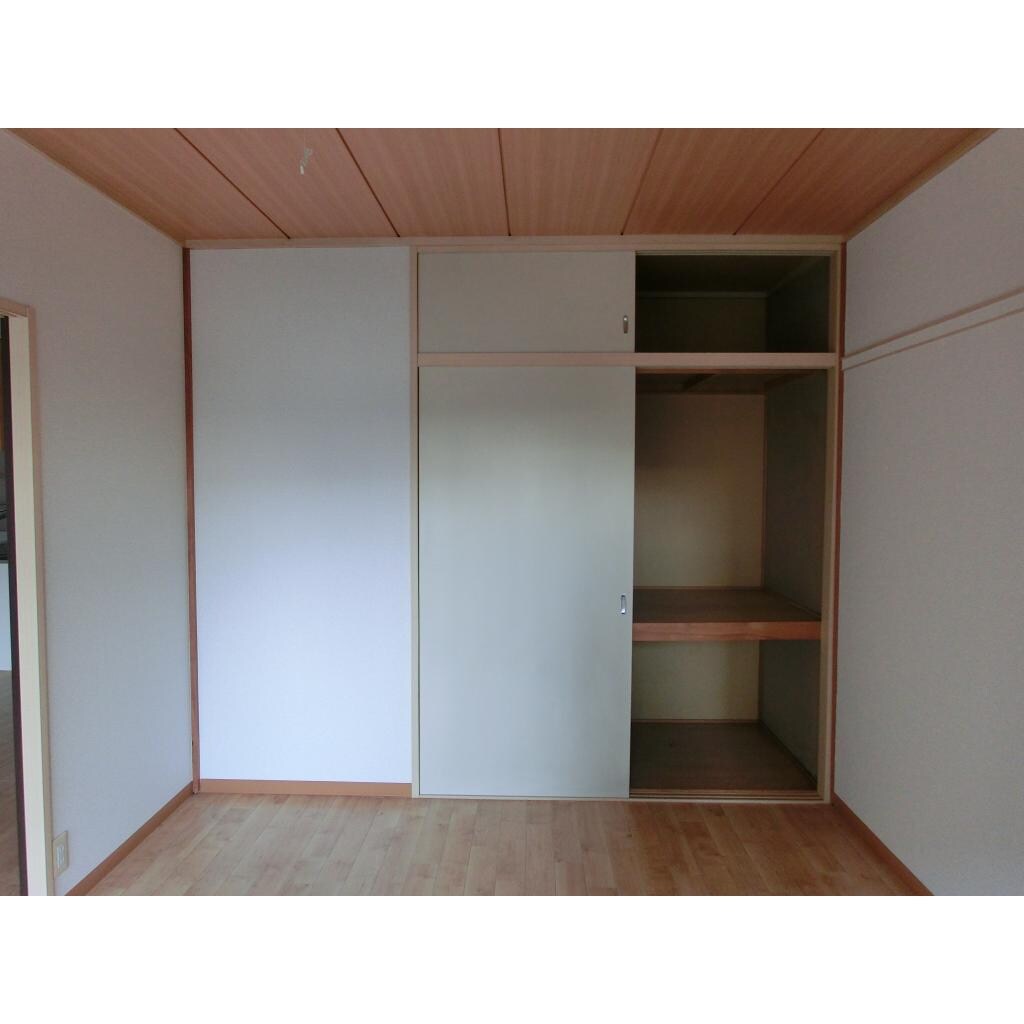 物件内観写真9　(洋室)