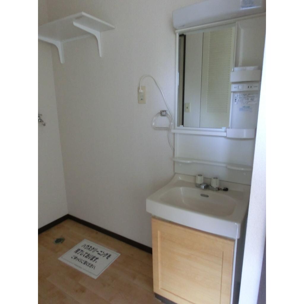 物件内観写真10　(洗面所)