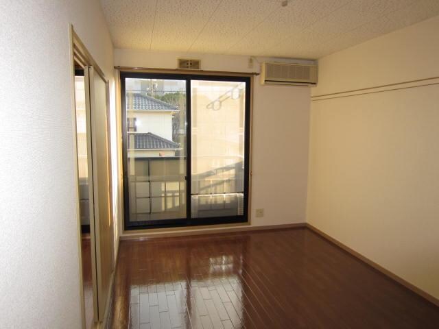 物件内観写真3　(洋室)