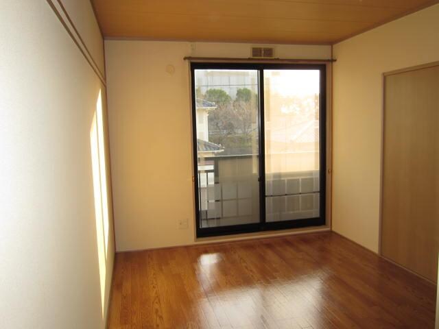 物件内観写真4　(洋室)