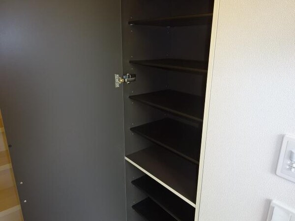 玄関(玄関（下駄箱）)