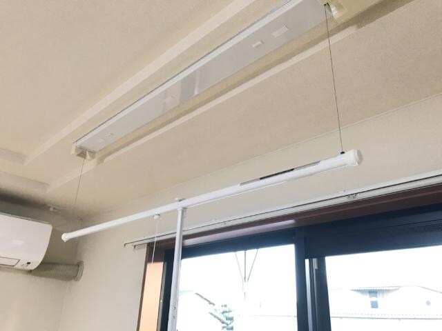 物件内観写真17　(室内物干し)