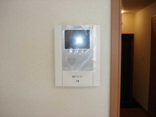 物件内観写真16　(カメラ付インターホン)