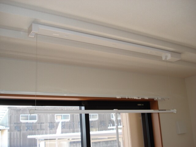 物件内観写真17　(室内物干し)