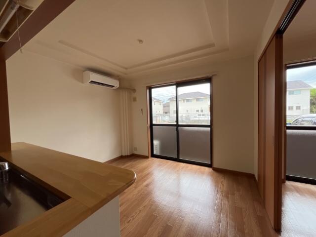 物件内観写真11　(リビング)