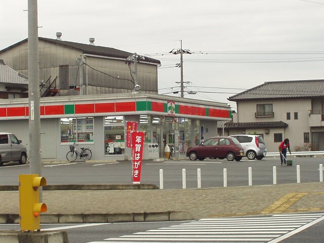 物件外観写真6　(サンクス（コンビニ）まで350ｍ)