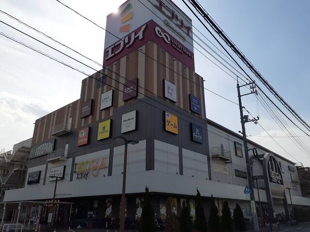 物件外観写真6　(エブリイ津高店まで450m)