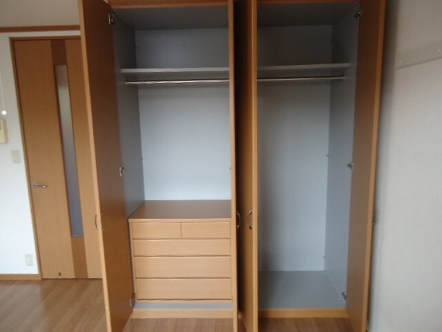 物件内観写真11　(クローゼット)