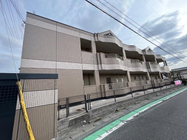 物件外観写真2　(外観写真（昼）)