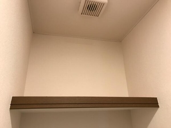 トイレ(トイレ棚)