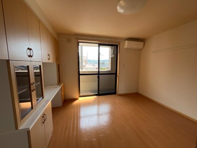 物件内観写真11　(洋室)