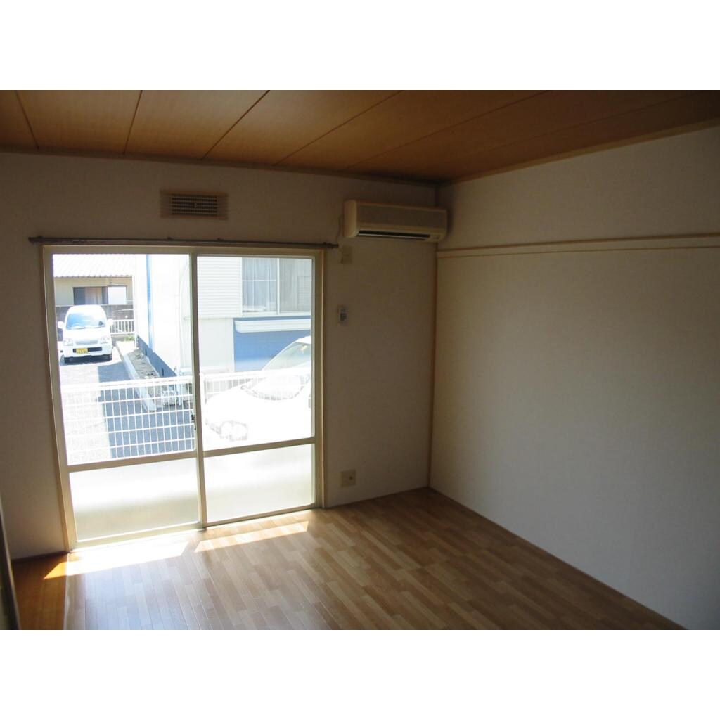 物件内観写真3　(洋室)