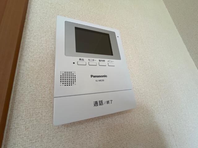 物件内観写真13　(カメラ付インターホン)